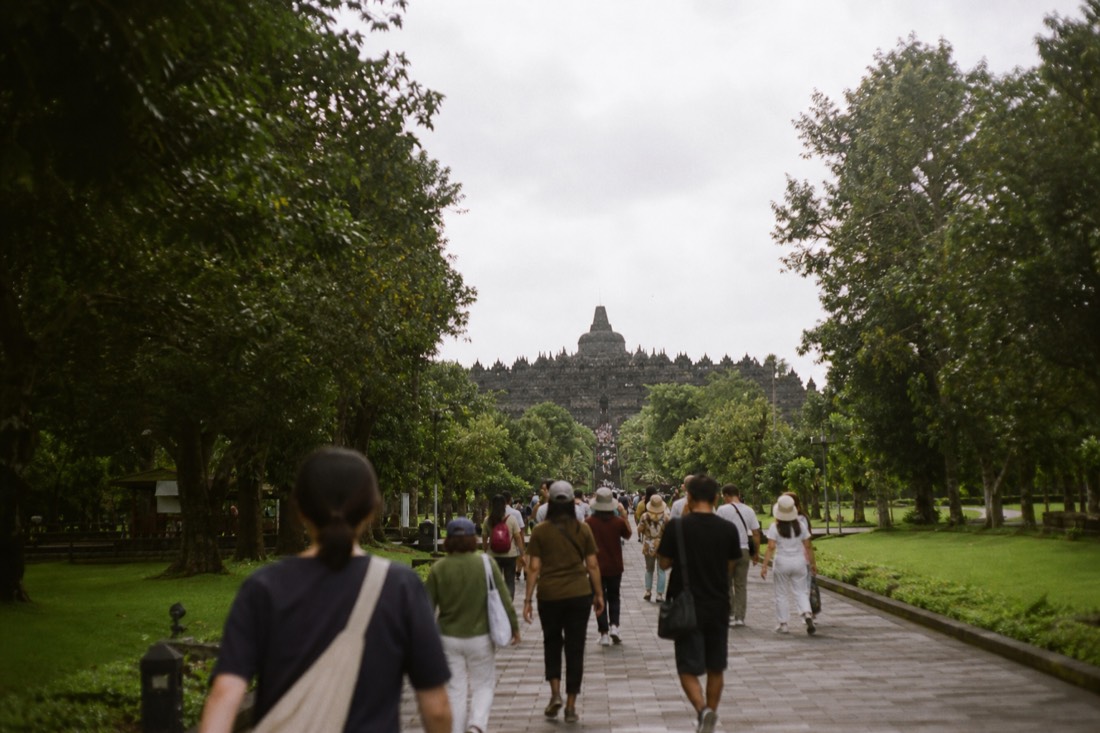The garden approach walk toward Borobudur temple